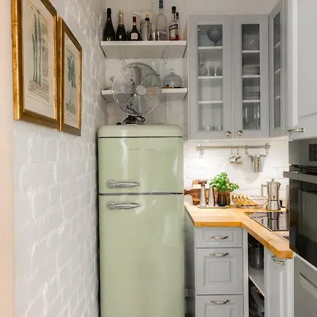 Prime Location, Quaint Апартаменты